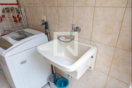 Casa à venda com 200m², 3 quartos e 2 vagasÁrea de serviço