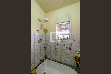 Casa à venda com 130m², 3 quartos e 2 vagasBanheiro