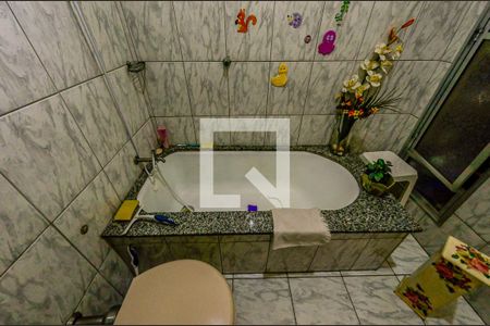 Casa à venda com 130m², 3 quartos e 2 vagasBanheiro