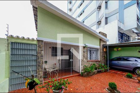 Casa à venda com 130m², 3 quartos e 2 vagasFachada