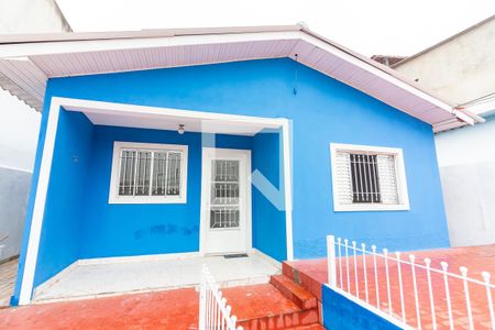 Casa à venda com 250m², 3 quartos e 1 vaga Casa à venda com 250m², 3 quartos e 1 vagaFachada