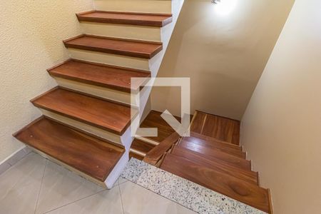 Escada Sala Dormitórios de casa de condomínio à venda com 3 quartos, 121m² em Parque das Nações, Santo André
