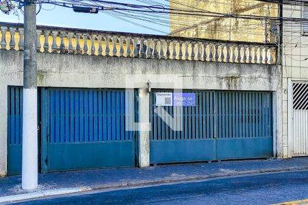 Casa para alugar com 130m², 3 quartos e 3 vagas Casa para alugar com 130m², 3 quartos e 3 vagasFachada