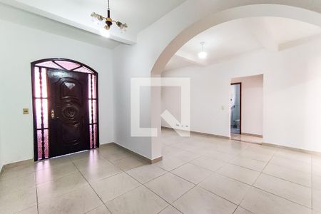 Hall de Entrada de casa para alugar com 3 quartos, 130m² em Vila Ernesto, São Paulo