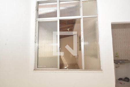 Sala de casa para alugar com 1 quarto, 35m² em Irajá, Rio de Janeiro