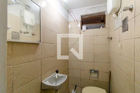 Banheiro de kitnet/studio para alugar com 1 quarto, 35m² em Liberdade, São Paulo