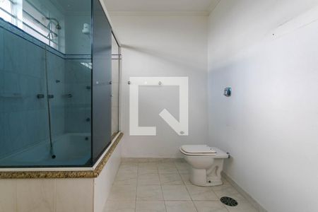 Casa para alugar com 450m², 6 quartos e 6 vagasBanheiro - Quarto 3 - Suíte