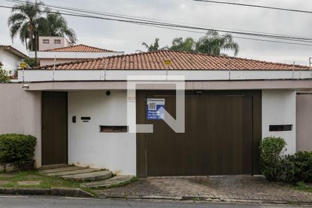 Casa para alugar com 450m², 6 quartos e 6 vagasFachada
