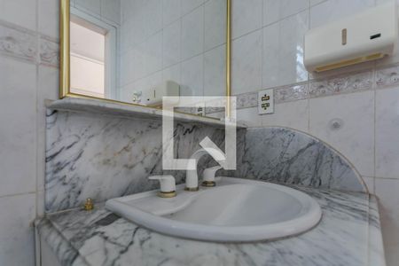 Casa para alugar com 450m², 6 quartos e 6 vagasBanheiro - Quarto 1 - Suíte