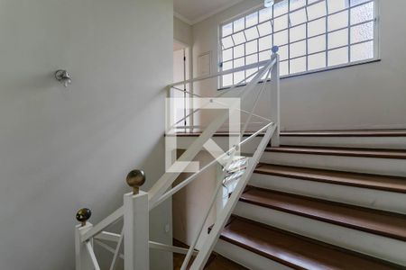 Casa para alugar com 450m², 6 quartos e 6 vagasEscada