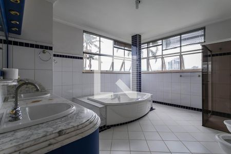 Casa para alugar com 450m², 6 quartos e 6 vagasBanheiro