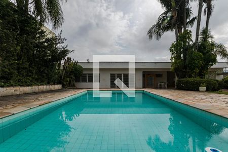Casa para alugar com 450m², 6 quartos e 6 vagasPiscina