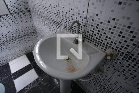 Banheiro de casa para alugar com 2 quartos, 140m² em Vila Laís, São Paulo