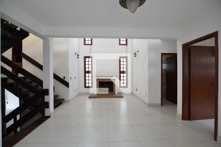 Sala de casa à venda com 5 quartos, 330m² em Tristeza, Porto Alegre