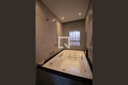 Casa à venda com 300m², 3 quartos e 2 vagasBanheira