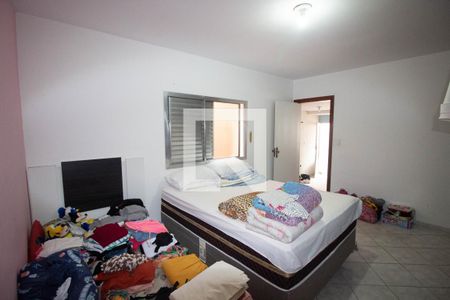 Casa à venda com 300m², 3 quartos e 2 vagasQuarto Casa 2