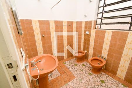 Casa à venda com 185m², 3 quartos e 3 vagasBanheiro
