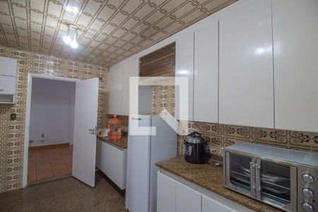 Casa para alugar com 550m², 4 quartos e 8 vagasCozinha