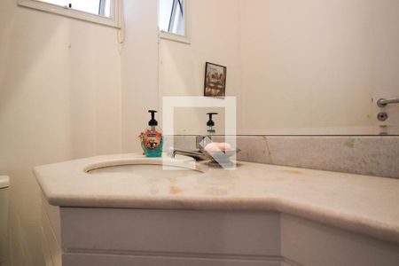 Banheiro de apartamento à venda com 2 quartos, 76m² em Itaim Bibi, São Paulo