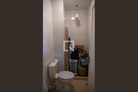 Casa à venda com 50m², 2 quartos e sem vaga Casa à venda com 50m², 2 quartos e sem vagaBanheiro de Serviço