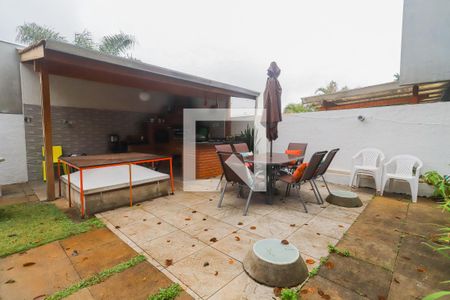 Casa à venda com 440m², 4 quartos e 4 vagasChurrasqueira