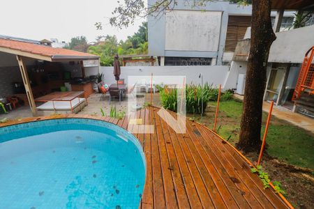 Casa à venda com 440m², 4 quartos e 4 vagasPiscina