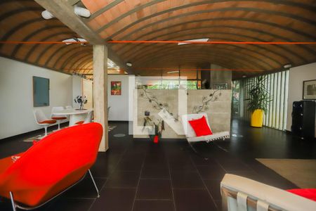 Casa à venda com 440m², 4 quartos e 4 vagasSala