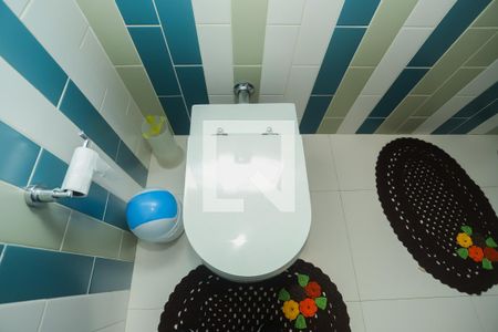 Casa à venda com 440m², 4 quartos e 4 vagasBanheiro do Quarto 2