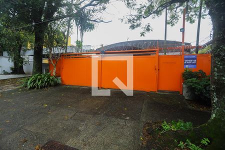 Casa à venda com 440m², 4 quartos e 4 vagasFachada