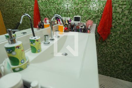 Casa à venda com 440m², 4 quartos e 4 vagasBanheiro do Quarto 4