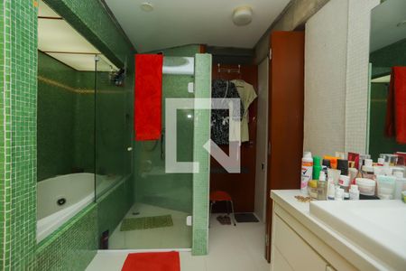 Casa à venda com 440m², 4 quartos e 4 vagasBanheiro do Quarto 4