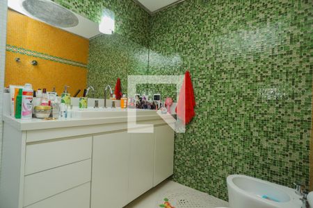 Casa à venda com 440m², 4 quartos e 4 vagasBanheiro do Quarto 4