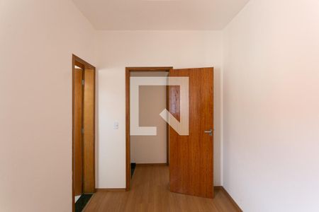 Suíte 1 de casa para alugar com 2 quartos, 52m² em Penha de França, São Paulo