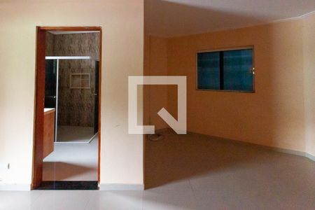 Casa à venda com 56m², 3 quartos e 1 vagaSuíte