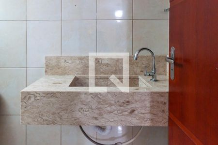 Casa à venda com 56m², 3 quartos e 1 vagaLavabo