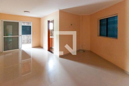 Casa à venda com 56m², 3 quartos e 1 vagaSuíte