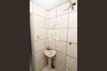 Banheiro de kitnet/studio para alugar com 1 quarto, 25m² em Centro Histórico, Porto Alegre