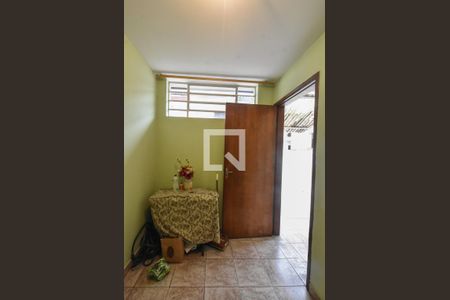 Casa à venda com 136m², 2 quartos e 2 vagasQuarto de Serviços