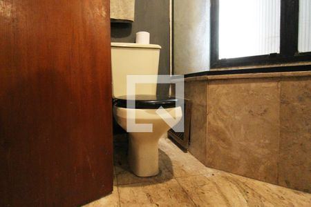 Apartamento à venda com 190m², 4 quartos e 3 vagas Apartamento à venda com 190m², 4 quartos e 3 vagasSuíte Banheiro