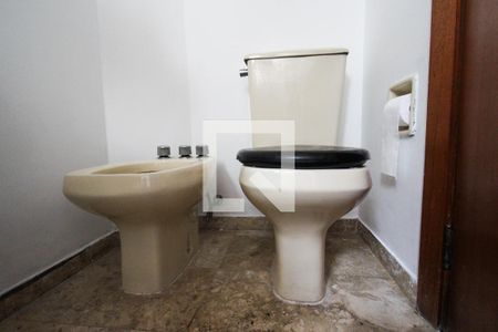 Apartamento à venda com 190m², 4 quartos e 3 vagas Apartamento à venda com 190m², 4 quartos e 3 vagasSuíte banheiro