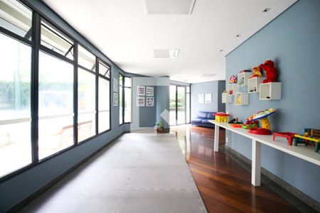 Apartamento à venda com 190m², 4 quartos e 3 vagas Apartamento à venda com 190m², 4 quartos e 3 vagasÁrea comum