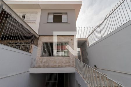 Casa para alugar com 150m², 2 quartos e 5 vagasEntrada