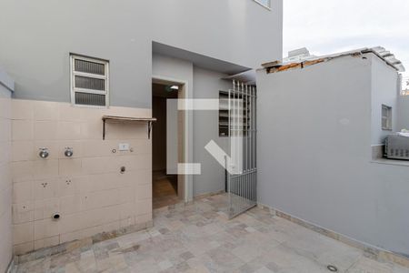 Casa para alugar com 150m², 2 quartos e 5 vagasQuintal