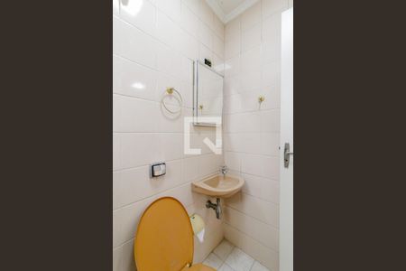 Casa para alugar com 150m², 2 quartos e 5 vagasBanheiro de Serviço