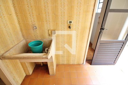 Casa à venda com 180m², 4 quartos e 2 vagasLavanderia