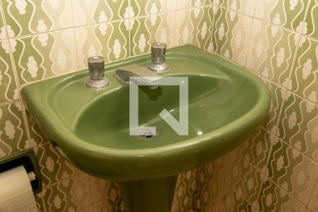 Casa à venda com 180m², 4 quartos e 2 vagas Casa à venda com 180m², 4 quartos e 2 vagasBanheiro