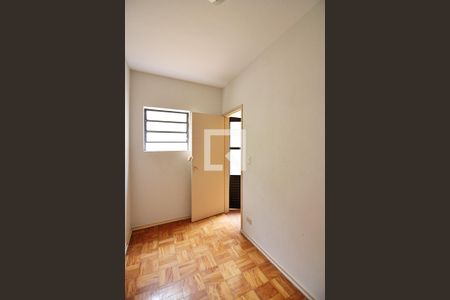 Casa à venda com 180m², 4 quartos e 2 vagasQuarto de Serviço