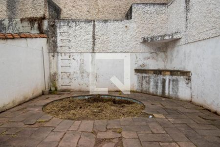 Casa à venda com 180m², 4 quartos e 2 vagas Casa à venda com 180m², 4 quartos e 2 vagasQuintal