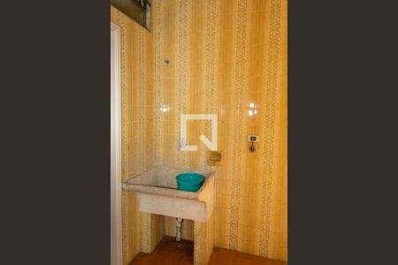 Casa à venda com 180m², 4 quartos e 2 vagas Casa à venda com 180m², 4 quartos e 2 vagasÁrea de Serviço