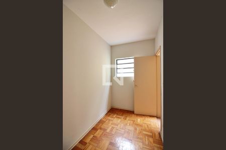 Casa à venda com 180m², 4 quartos e 2 vagasQuarto de Serviço